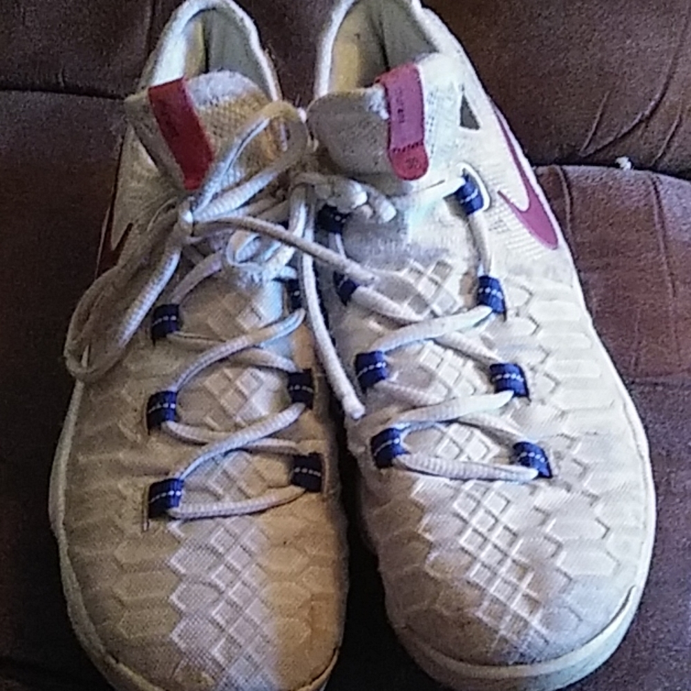 Boys size 4 youth Nike KD's